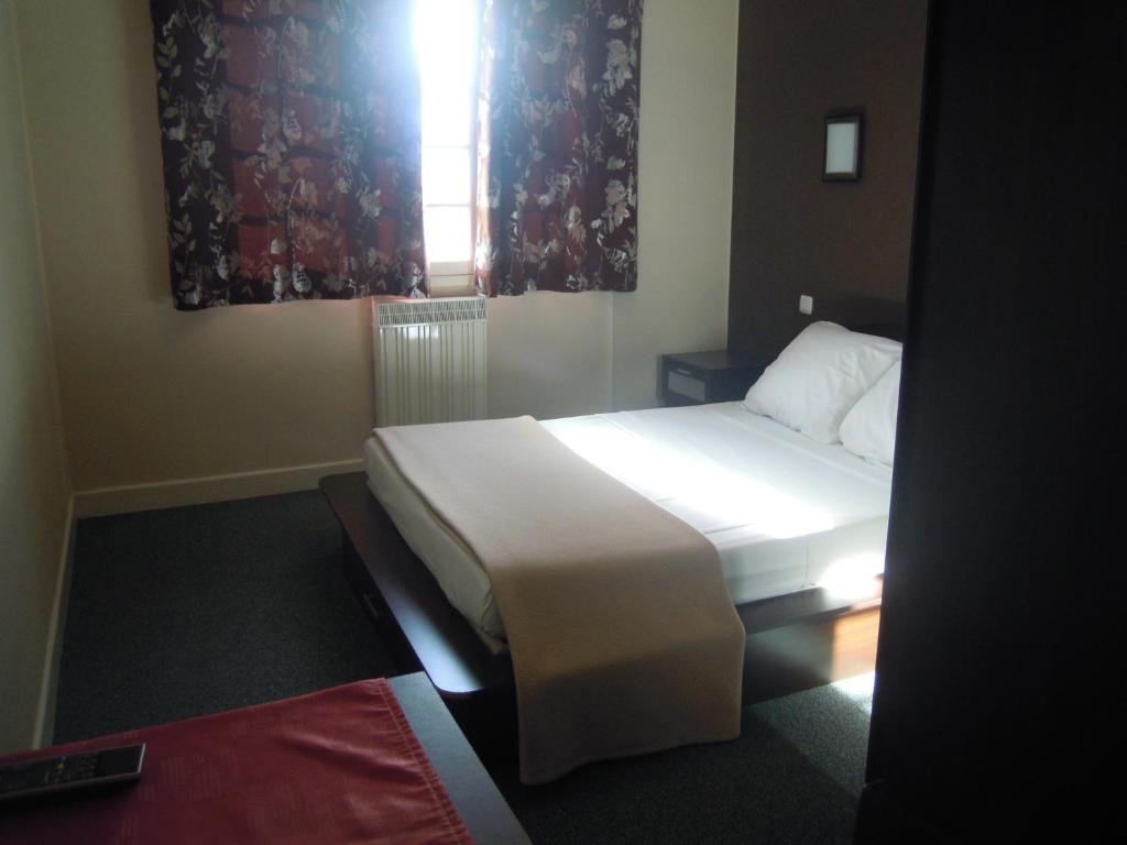 Hotel Cuulong Labarthe-Inard الغرفة الصورة